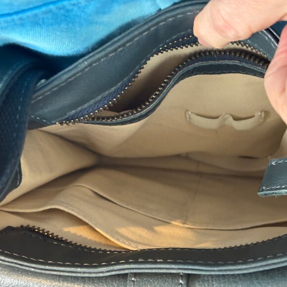 NWOT Minooy Athena crossbody bag in dark green - Picture 4 of 8